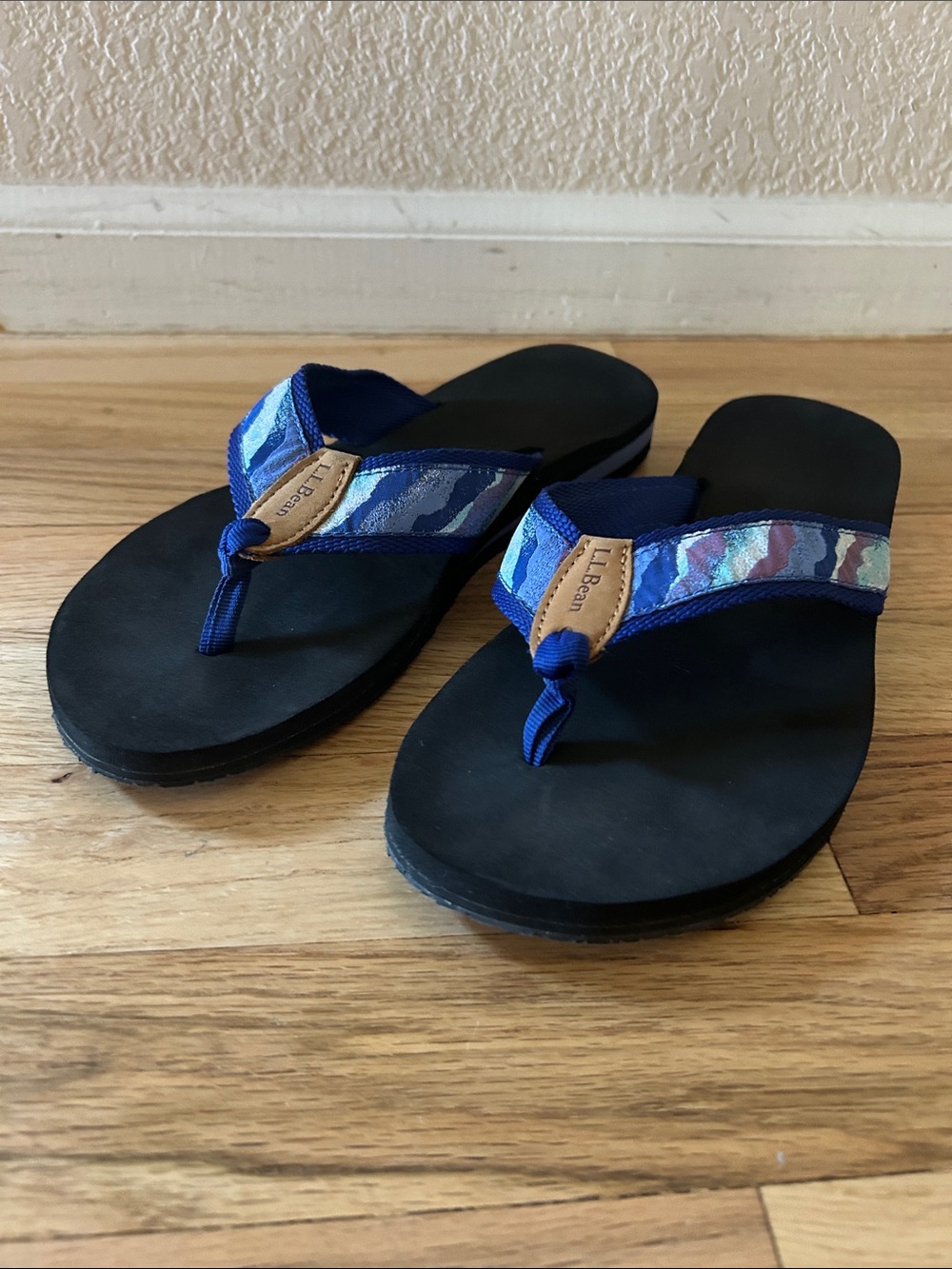 L.L. Bean Women’s Blue Design Strap Thong Sandals with Brown Leather Accent
